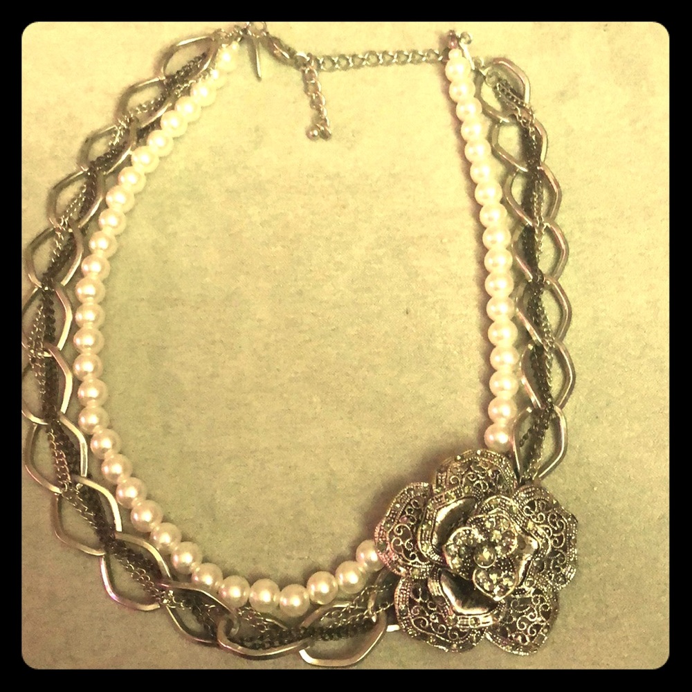 Collar necklace